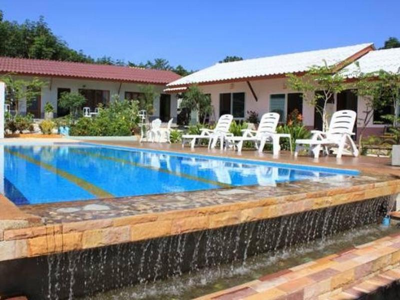 Phuket Muay Thai House Chalong Eksteriør bilde